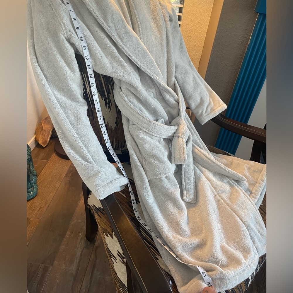 Parachute Luxurious Turkish style Robe size M in the color Mineral NWT - Picture 10 of 13